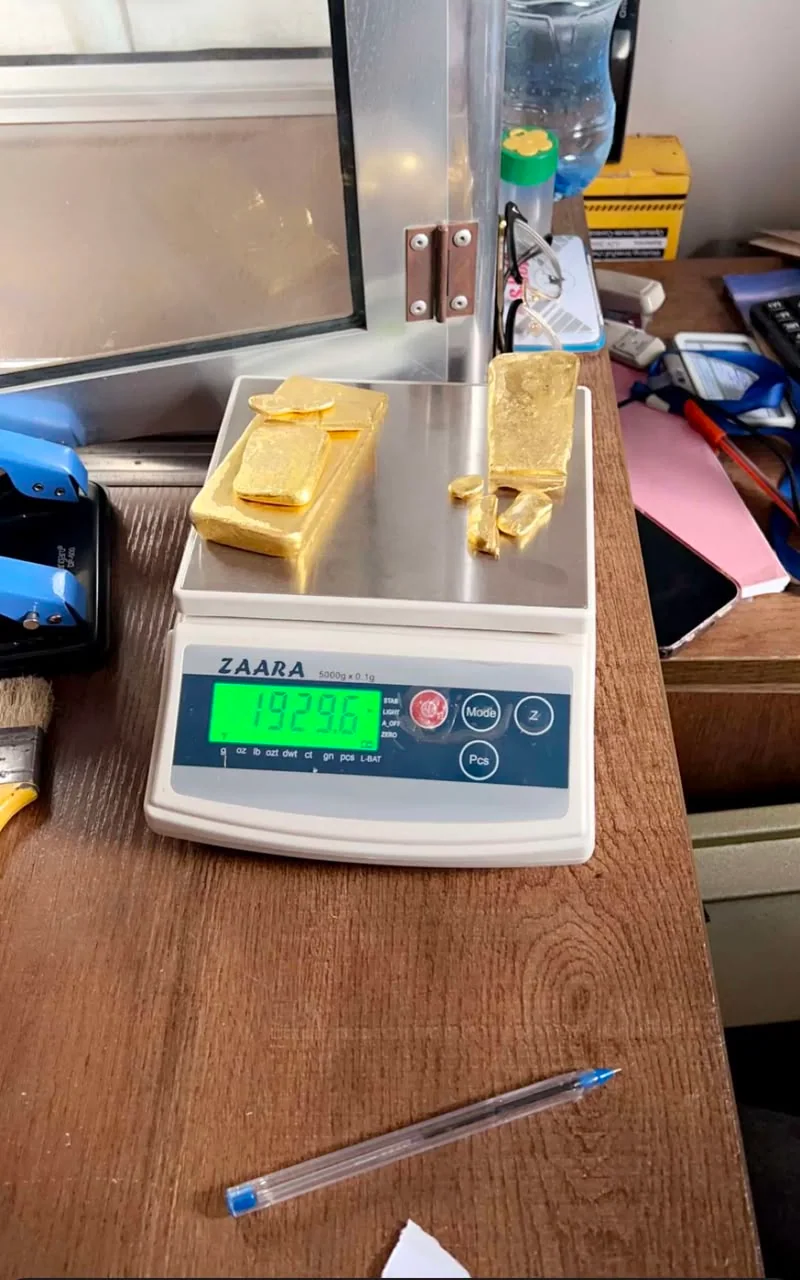 Gold samples recorded on a precision balance during laboratory intake